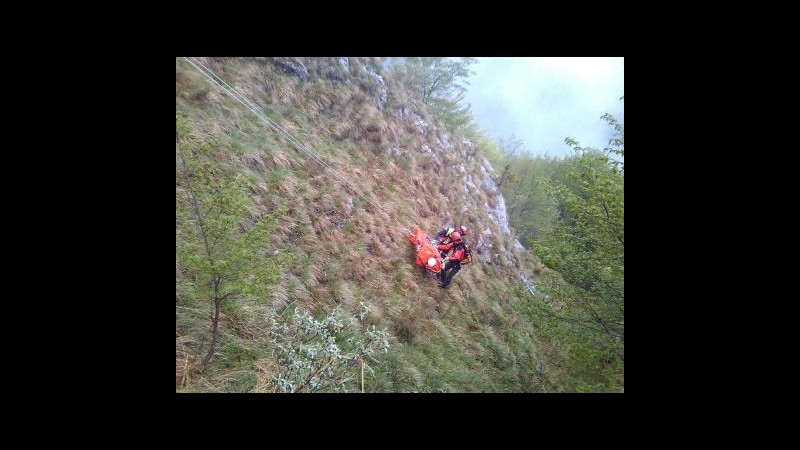 Donna si fa male su ferrata nel trevigiano, soccorsa con elicottero