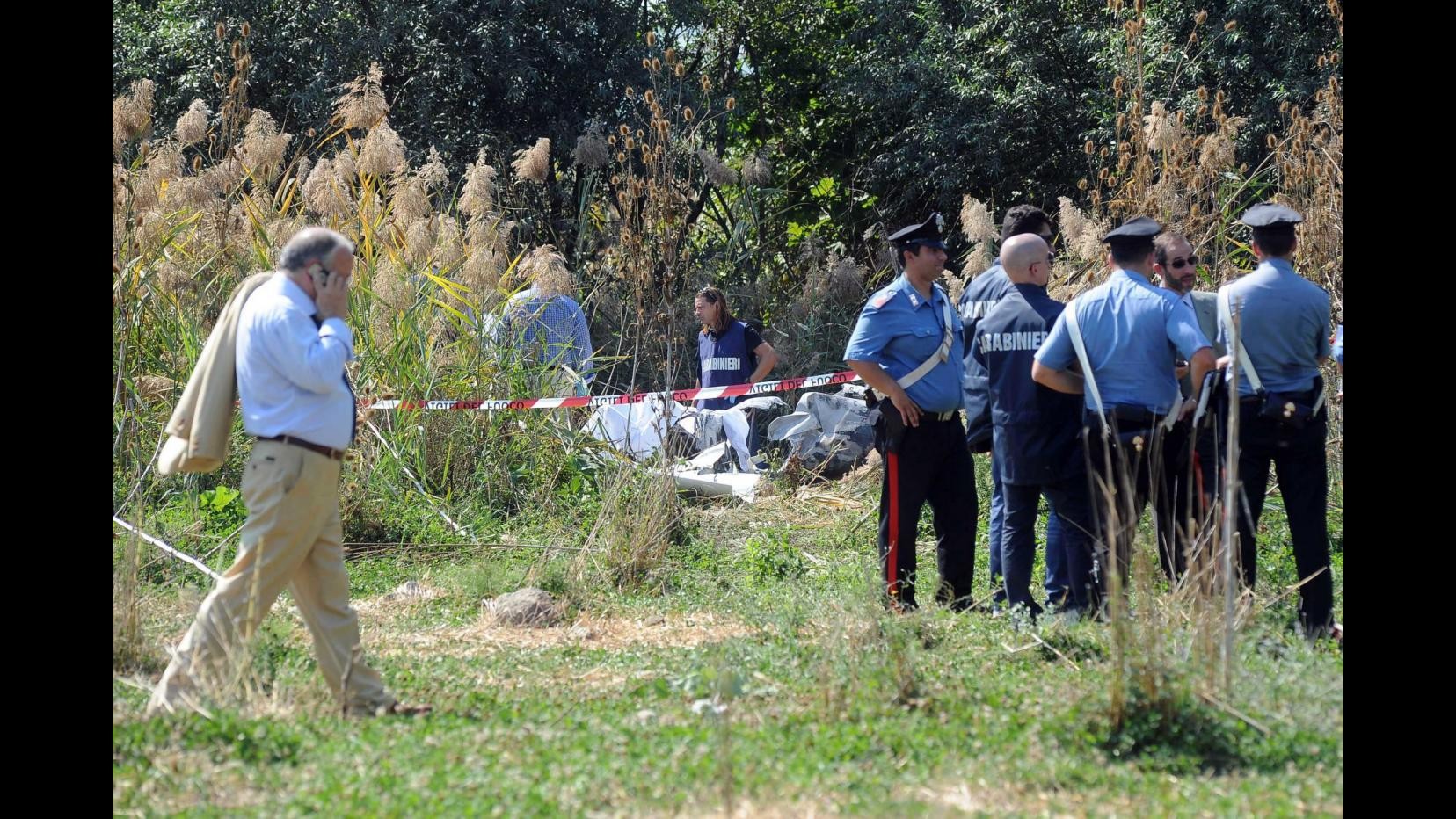 Aereo ultraleggero caduto nel tarantino, morti padre e figlio