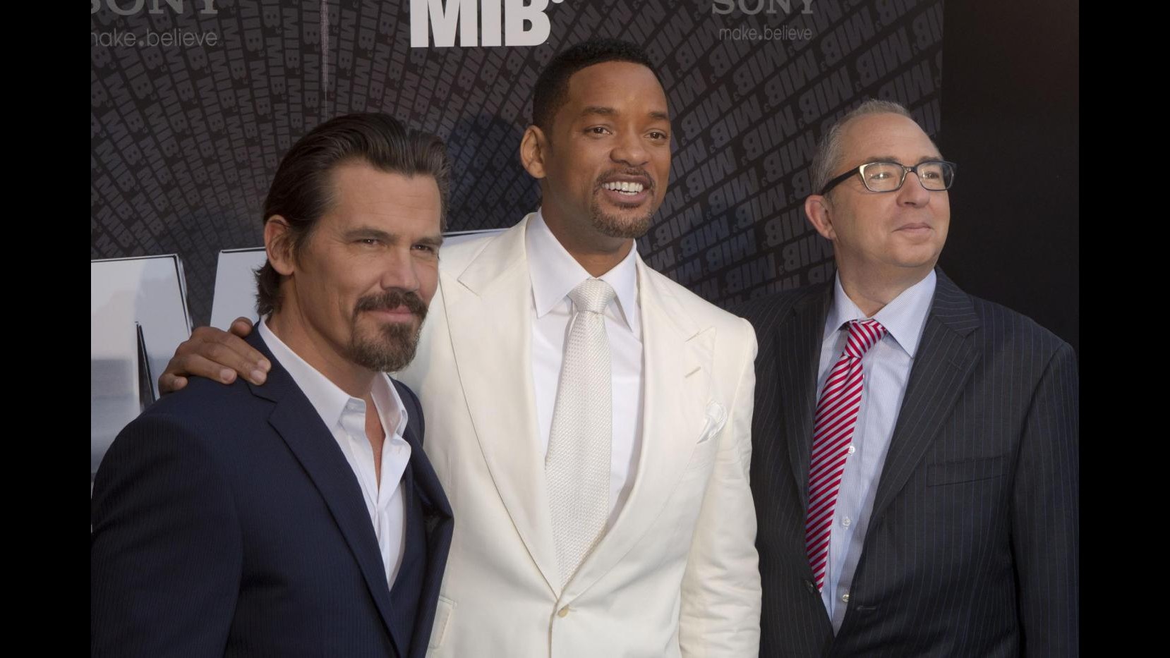 Will Smith presenta ‘Men in black 3’ a Parigi con un look total white