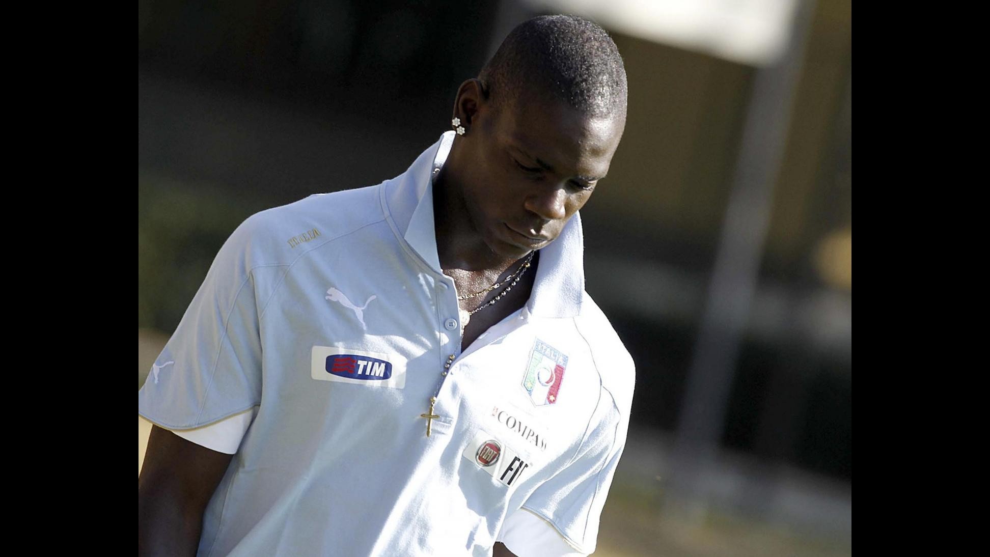 Balotelli diventa testimonial campagna su sicurezza fuochi d’artificio