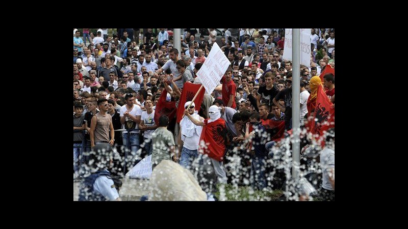 Macedonia, proteste in tutto il Paese dopo arresti per morte pescatori