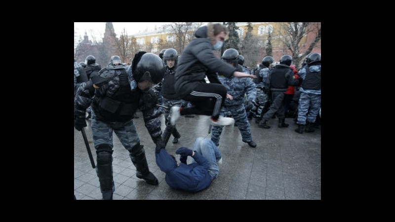 Dodici arresti a Mosca in protesta non autorizzata dell’opposizione