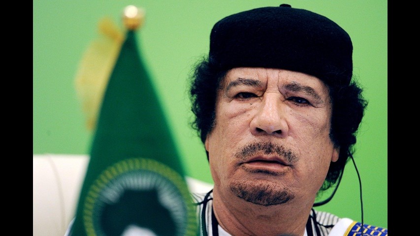 Oggi Gheddafi sepolto in luogo segreto