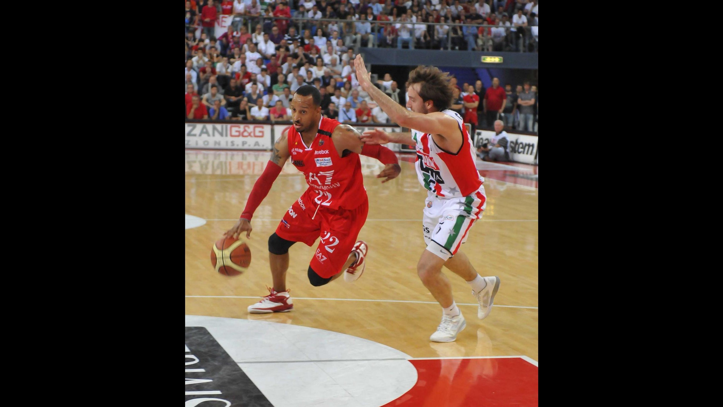 Basket, playoff Serie A: Milano espugna Pesaro, finale contro Siena