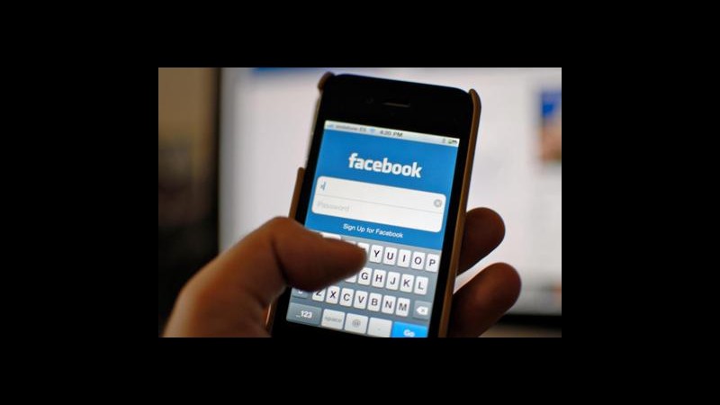 Annuncia suicidio su Facebook, interviene polizia postale di Catania