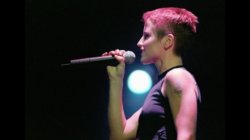 Problemi personali per Dolores O’Riordan, tour Cranberries posticipato