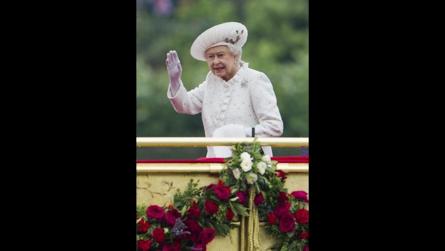 Concerto a Londra e fuochi in tutto il mondo per Giubileo regina