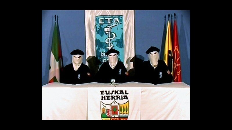Spagna, Eta annuncia fine lotta armata e invita al dialogo diretto