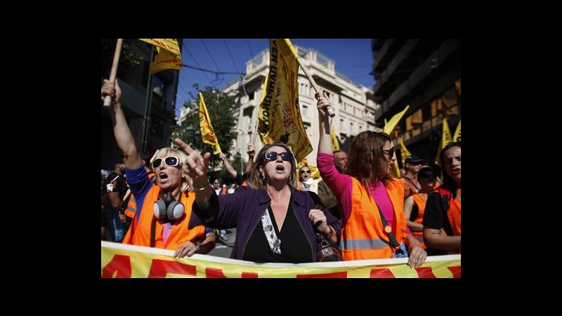 Grecia, Parlamento approva nuove misure di austerità