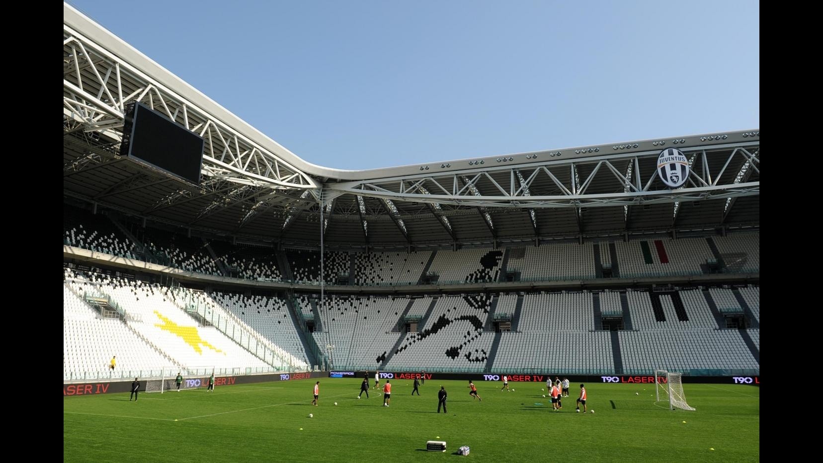 Juve: Parte lesa in inchiesta, nuovo stadio è sicuro. Si ferma Buffon