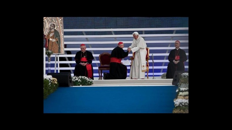 Papa: Famiglia è fondata su matrimonio tra uomo e donna