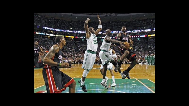 Playoff Nba, Boston batte Miami e riapre giochi: Heat sul 2-1