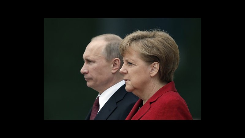 Russia, Merkel: Fatto pressioni su Putin per aprire a democrazia