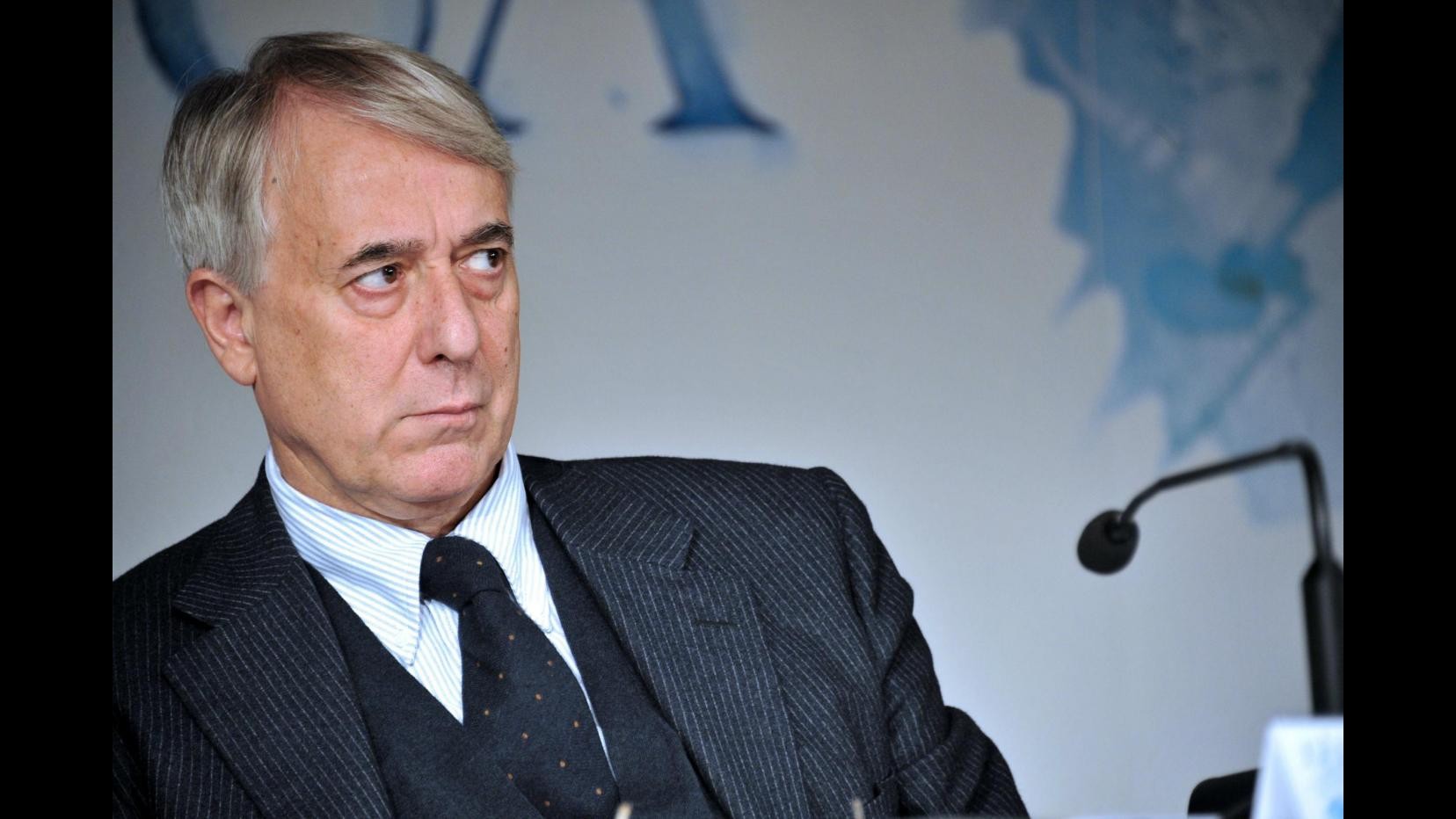 Pisapia, il commissario Rex e il Papa, gaffe in mondovisione