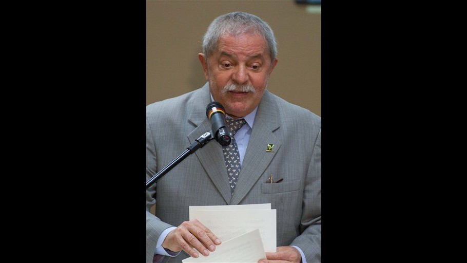 Brasile, Lula: Mi ricandiderò alla presidenza se Rousseff non lo farà
