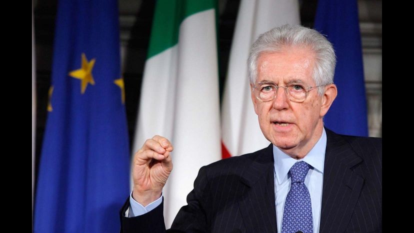 2 giugno, Monti: Anche se avviliti, uniti saremo più forti
