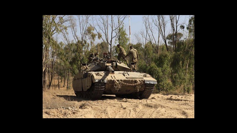 Gaza, auto colpita in raid aereo Israele: 3 persone ferite gravemente