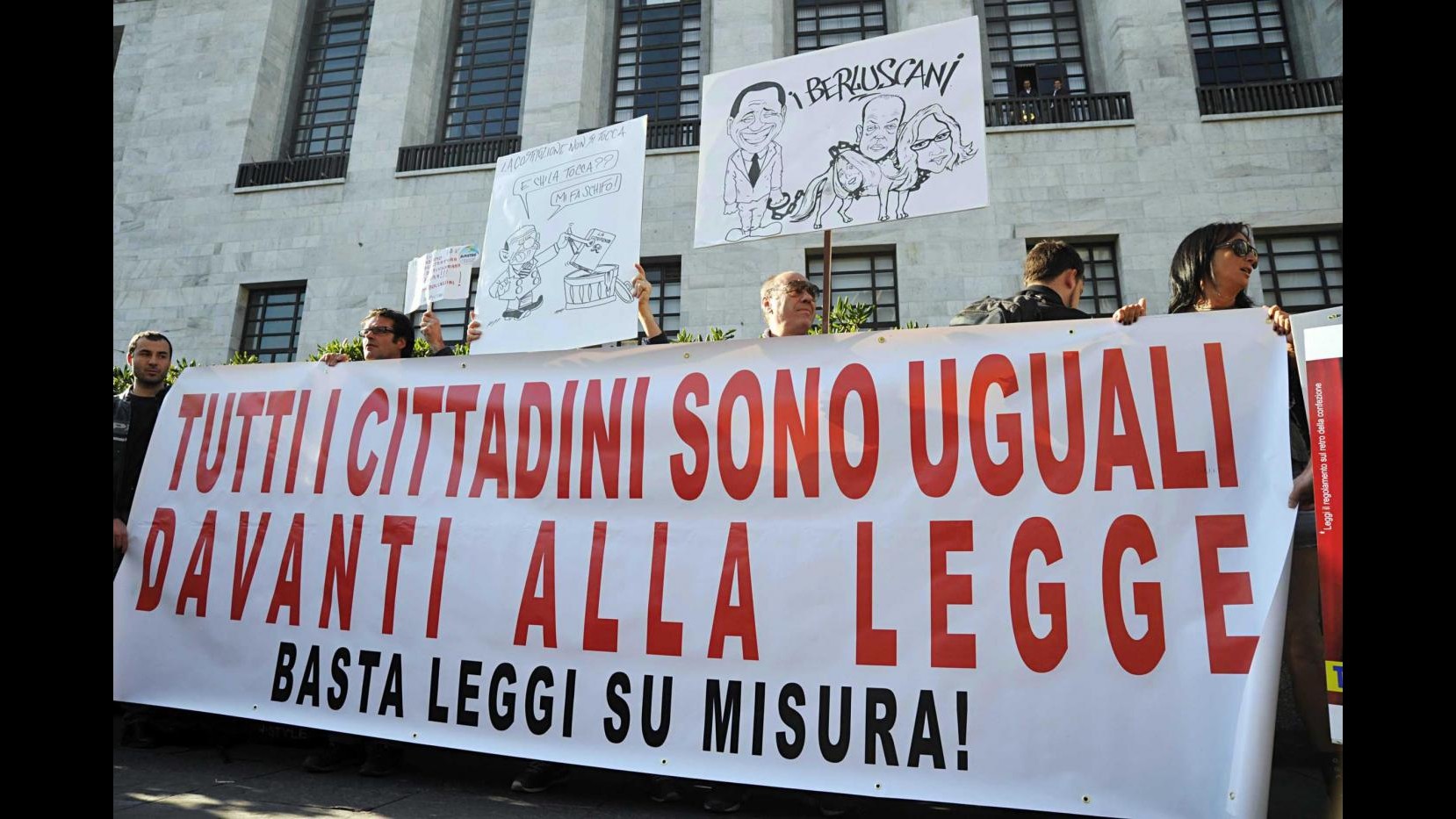 Caso Ruby, Ghedini-Longo: Nessuna norma per evitare processo