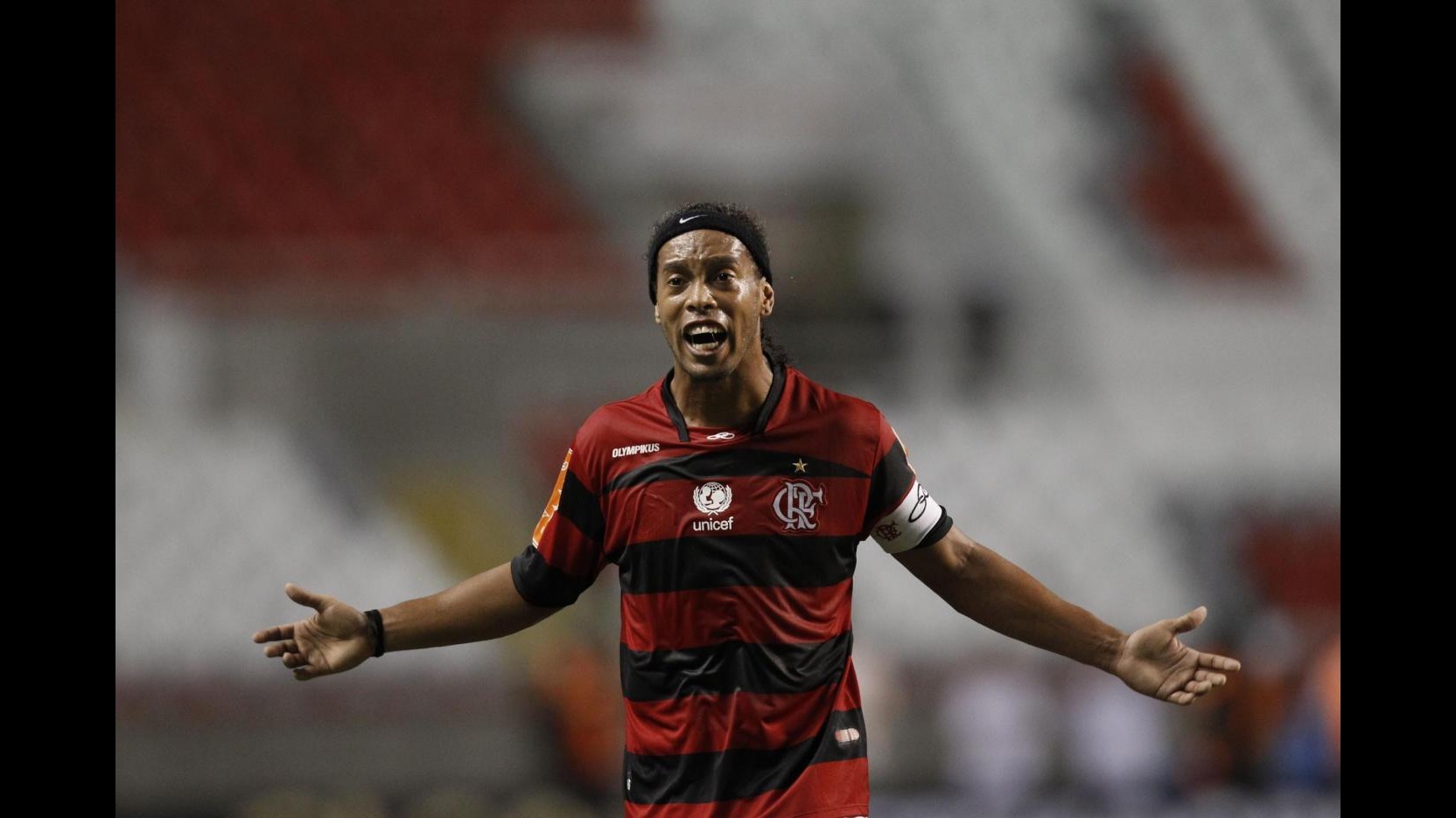 Ronaldinho ottiene rescissione contratto dal Flamengo