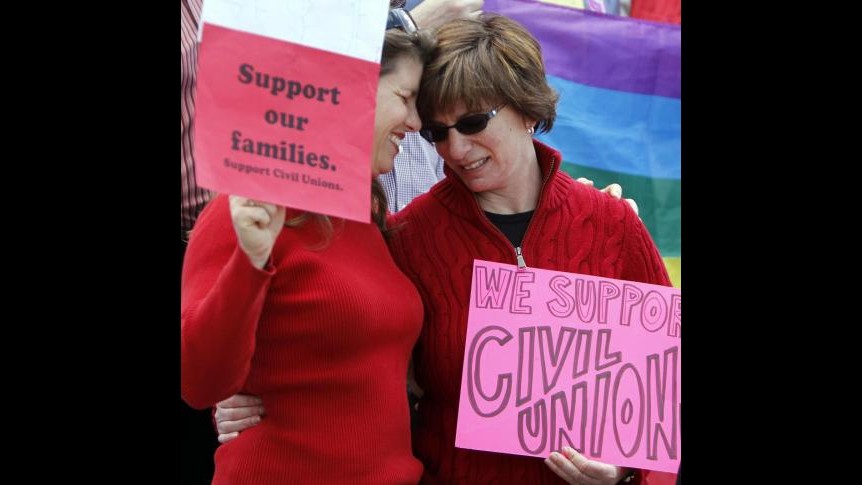 Usa, Corte appello: Incostituzionale legge che nega diritti coppie gay