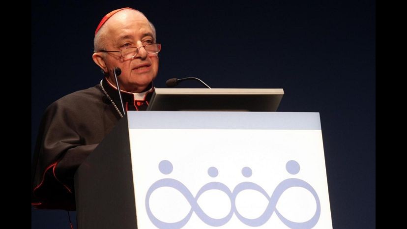 Famiglia, cardinale Tettamanzi: Giovani vivono precarietà strutturale