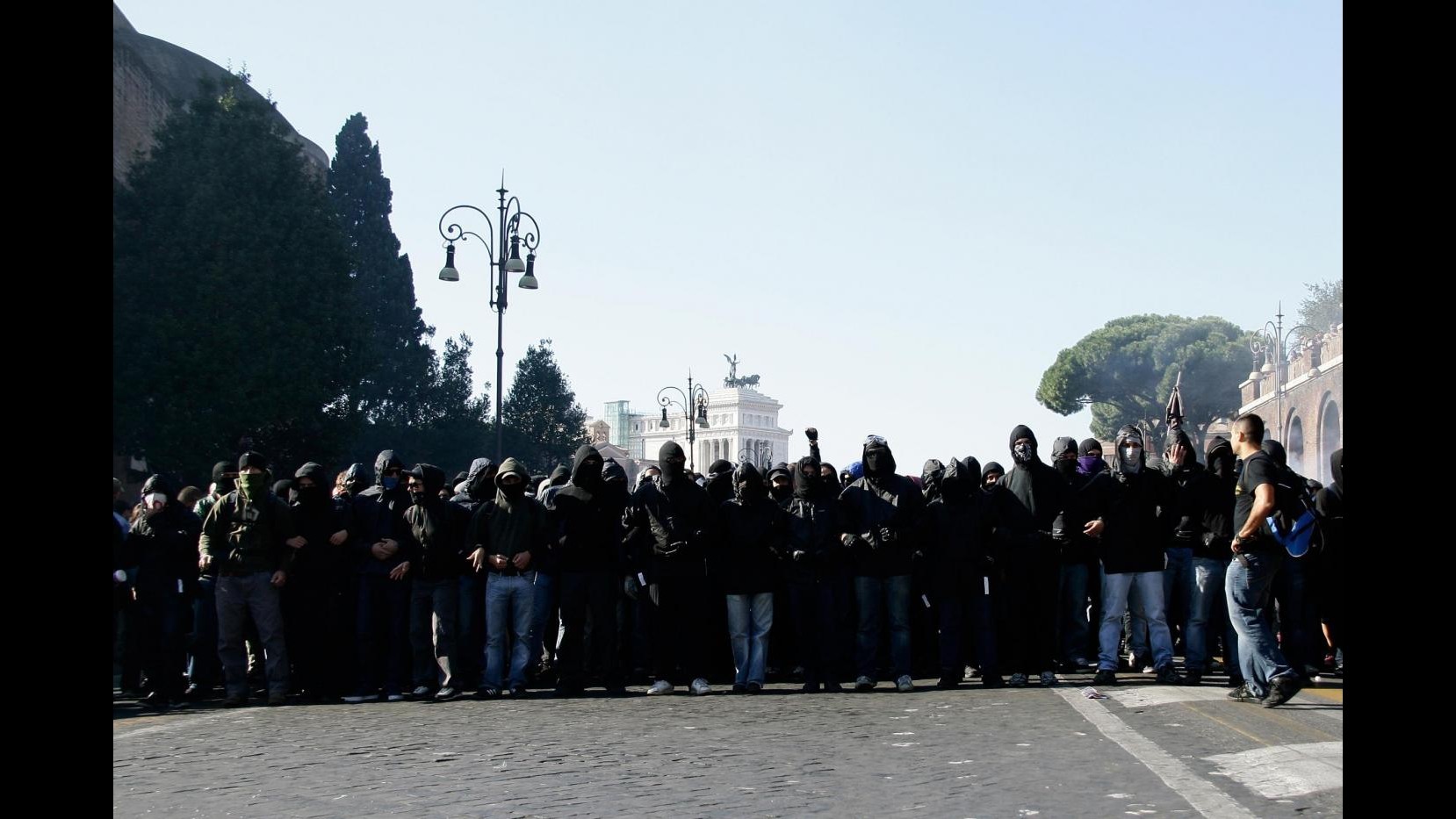 Indignati, i 12 arrestati non gravitano in nessun movimento: chi sono