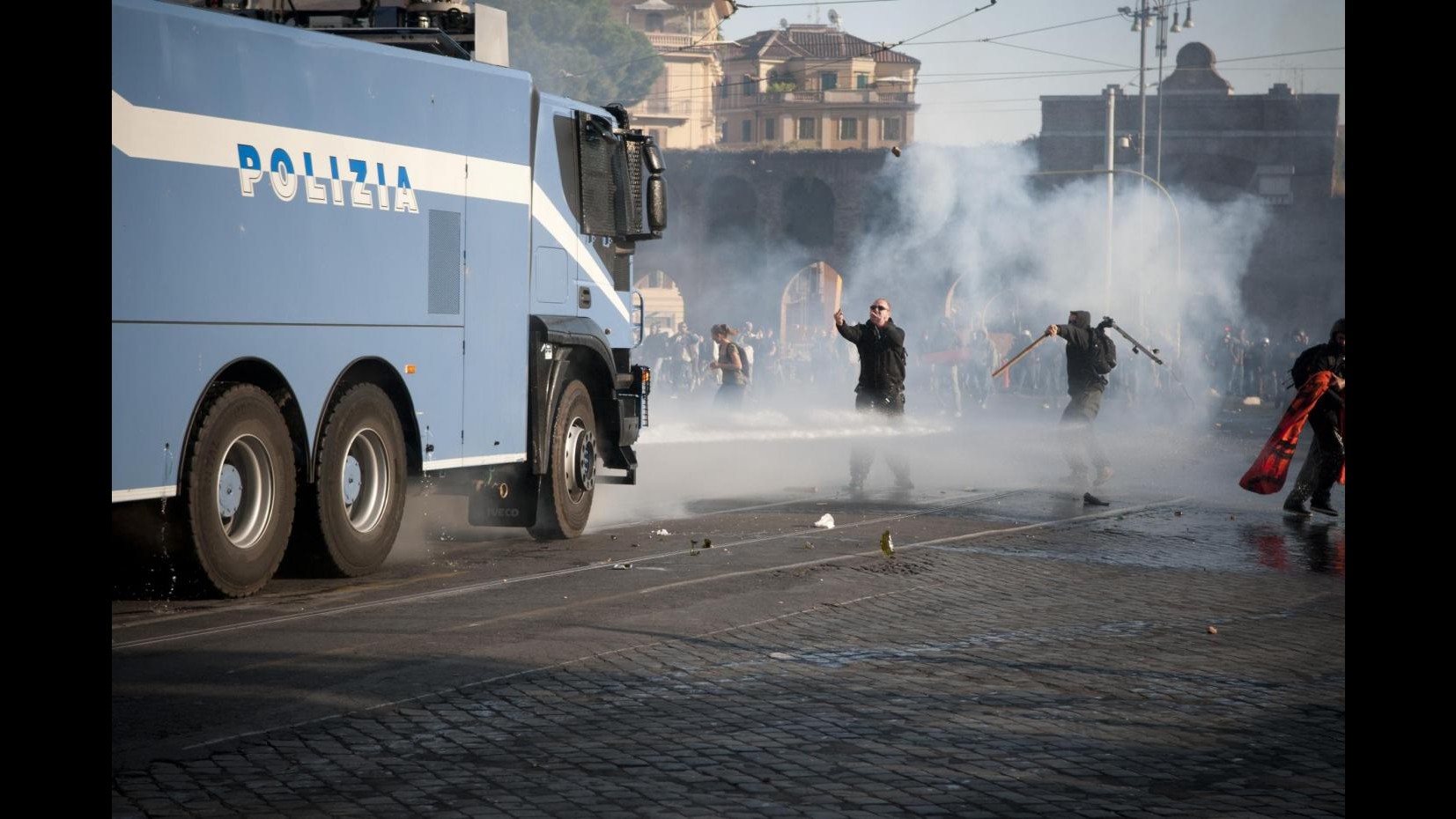 Indignati, pm: I violenti si sono mimetizzati con il corteo