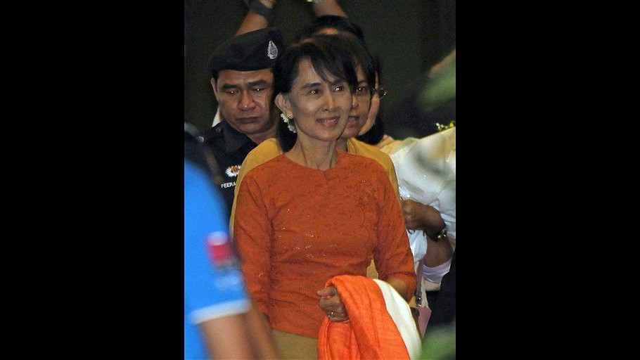 Bono consegnerà premio Amnesty a Suu Kyi il 18 giugno a Dublino