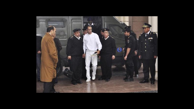 Egitto, 2 figli di Mubarak accusati di insider trading