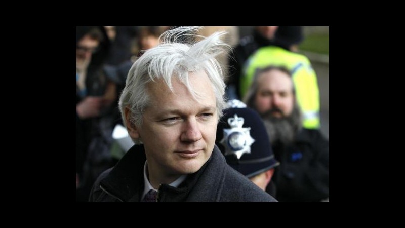 Corte suprema britannica: Assange deve essere estradato in Svezia