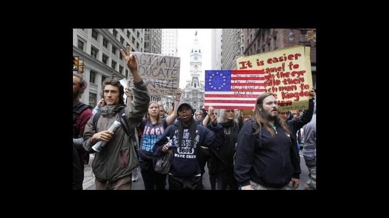 Occupy Wall Street compie un mese, tra arresti e scontri