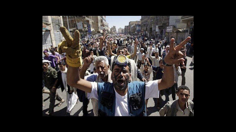 Yemen, sale a 4 numero morti a Sanaa, un manifestante ucciso a Taiz