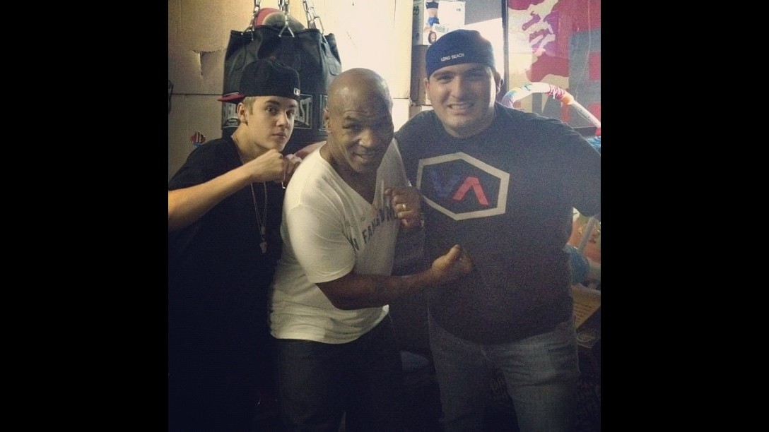 Justin Bieber tira di box con Mike Tyson
