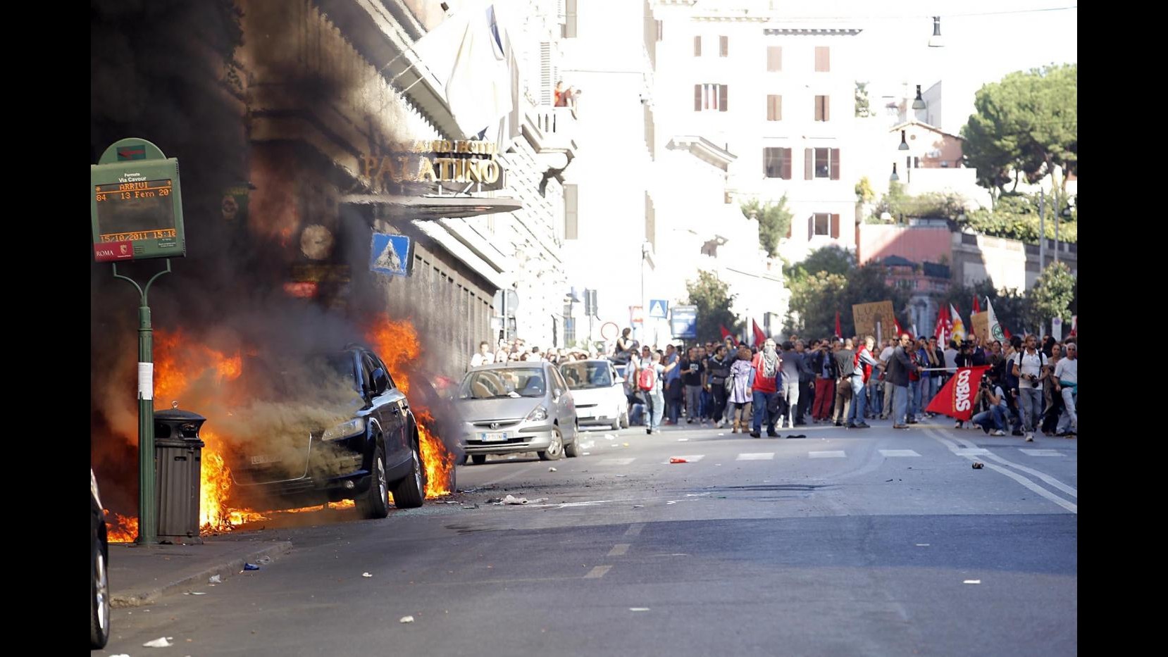 Indignati, manifestante ferito grave ricoverato all’Umberto I