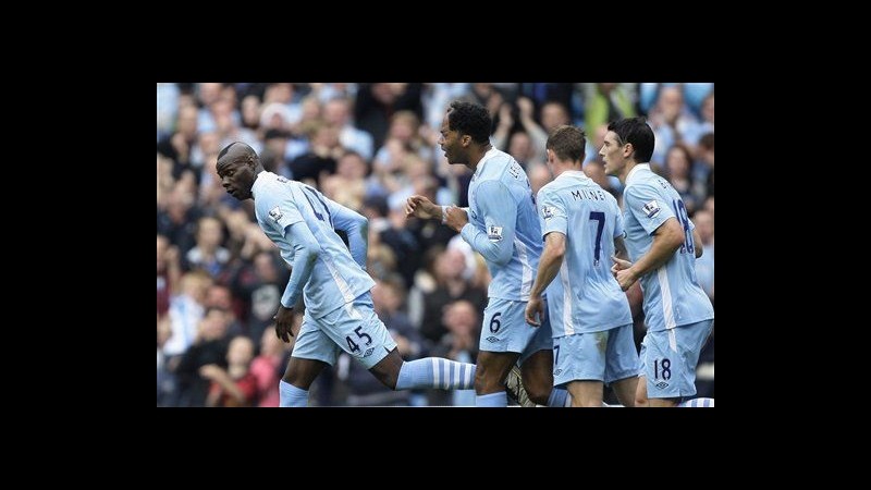 Premier League, Balotelli lancia City in vetta. Chelsea ok, pari tra Liverpool e United
