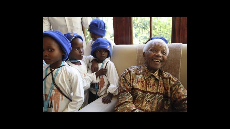 Sudafrica, Mandela lascia Johannesburg: vivrà in suo villaggio natale