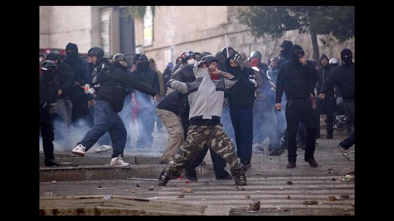 Indignati, scontri a Roma