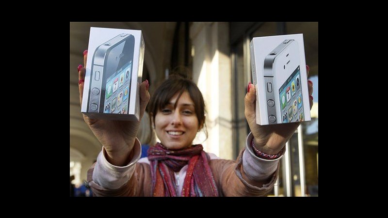 Iniziata vendita nuovo iPhone 4S negli Usa, costa 199 dollari