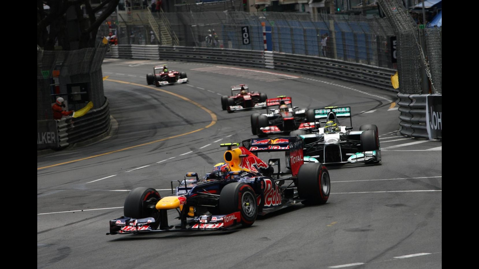 Webber sbanca Montecarlo, Alonso da solo in vetta al Mondiale