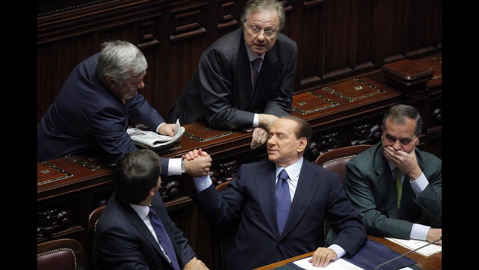 Berlusconi: Governo regge, ne sono sicuro