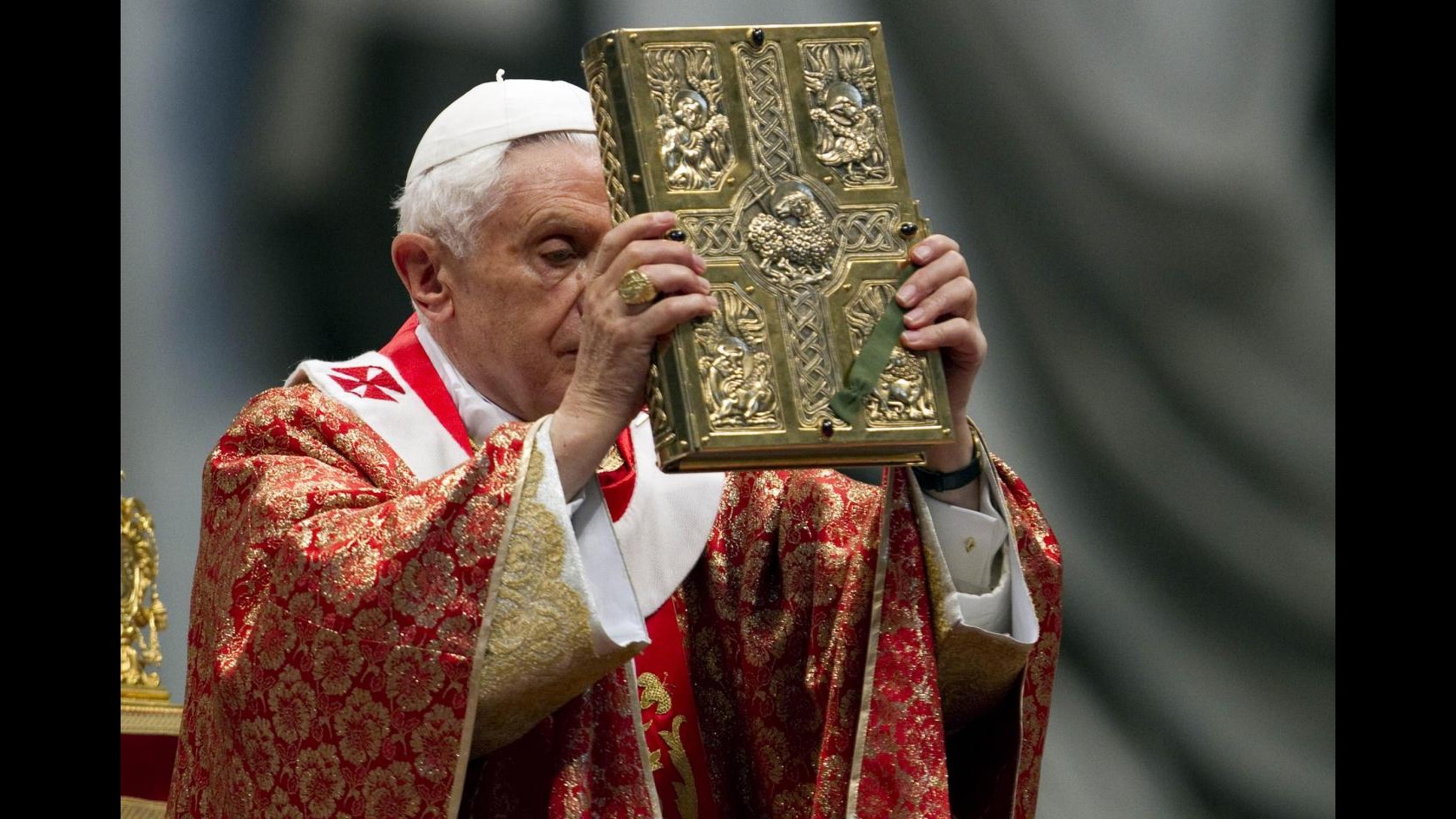 Benedetto XVI: Uomo scelga impulsi della carne o quelli dello spirito
