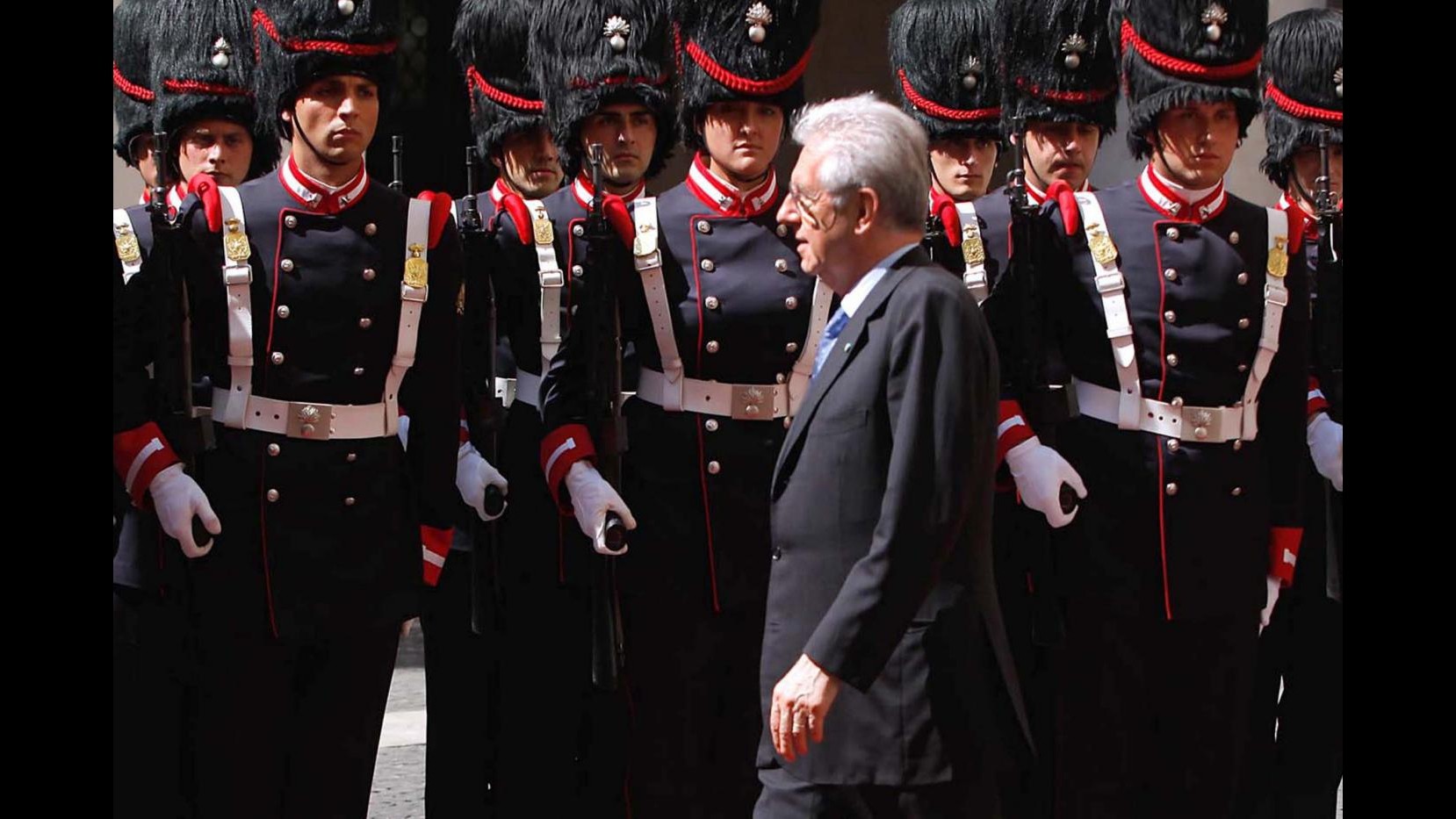 Monti contestato a Bergamo