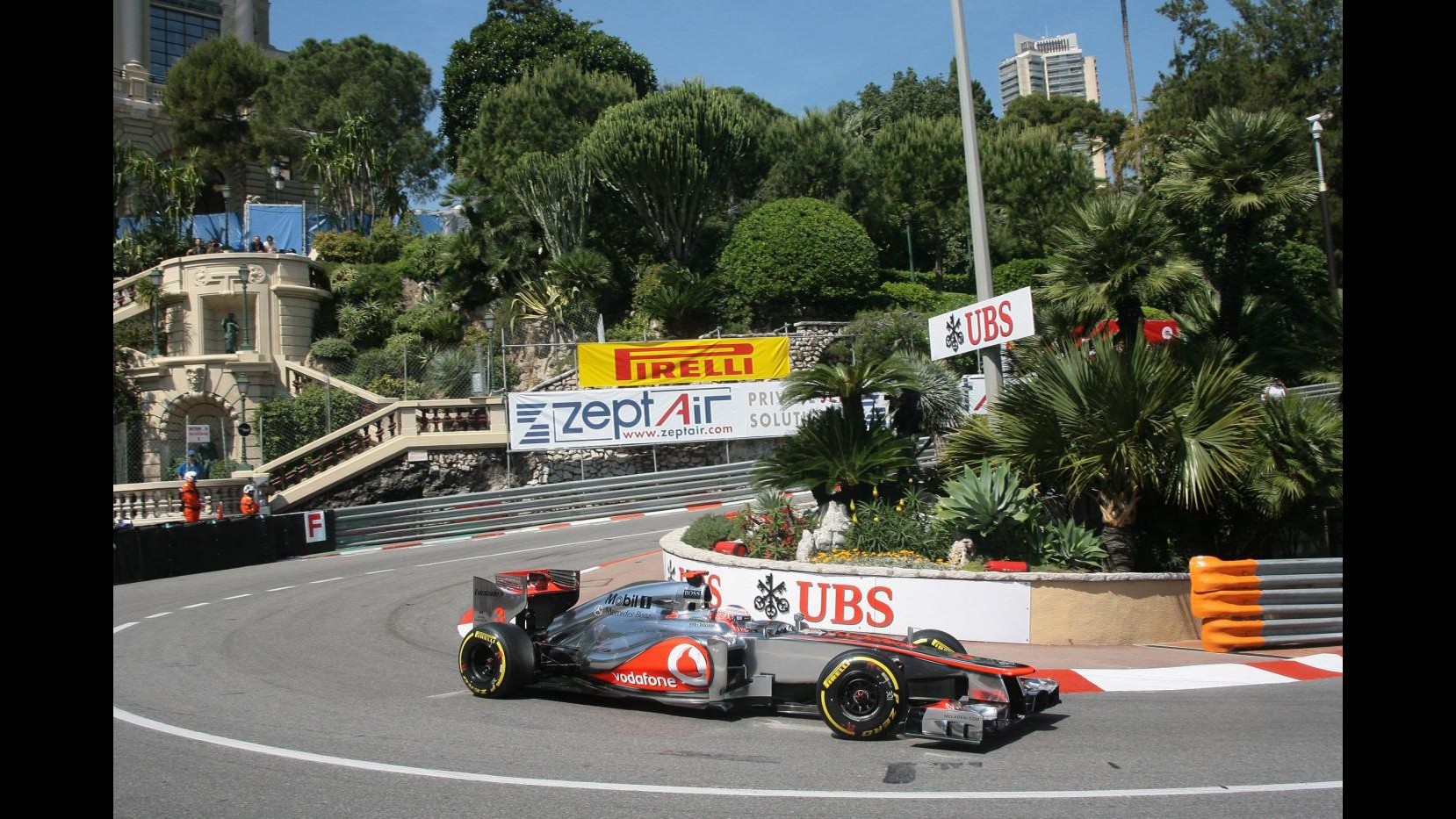 Monaco, Alonso domina prima libere, Button replica al pomeriggio