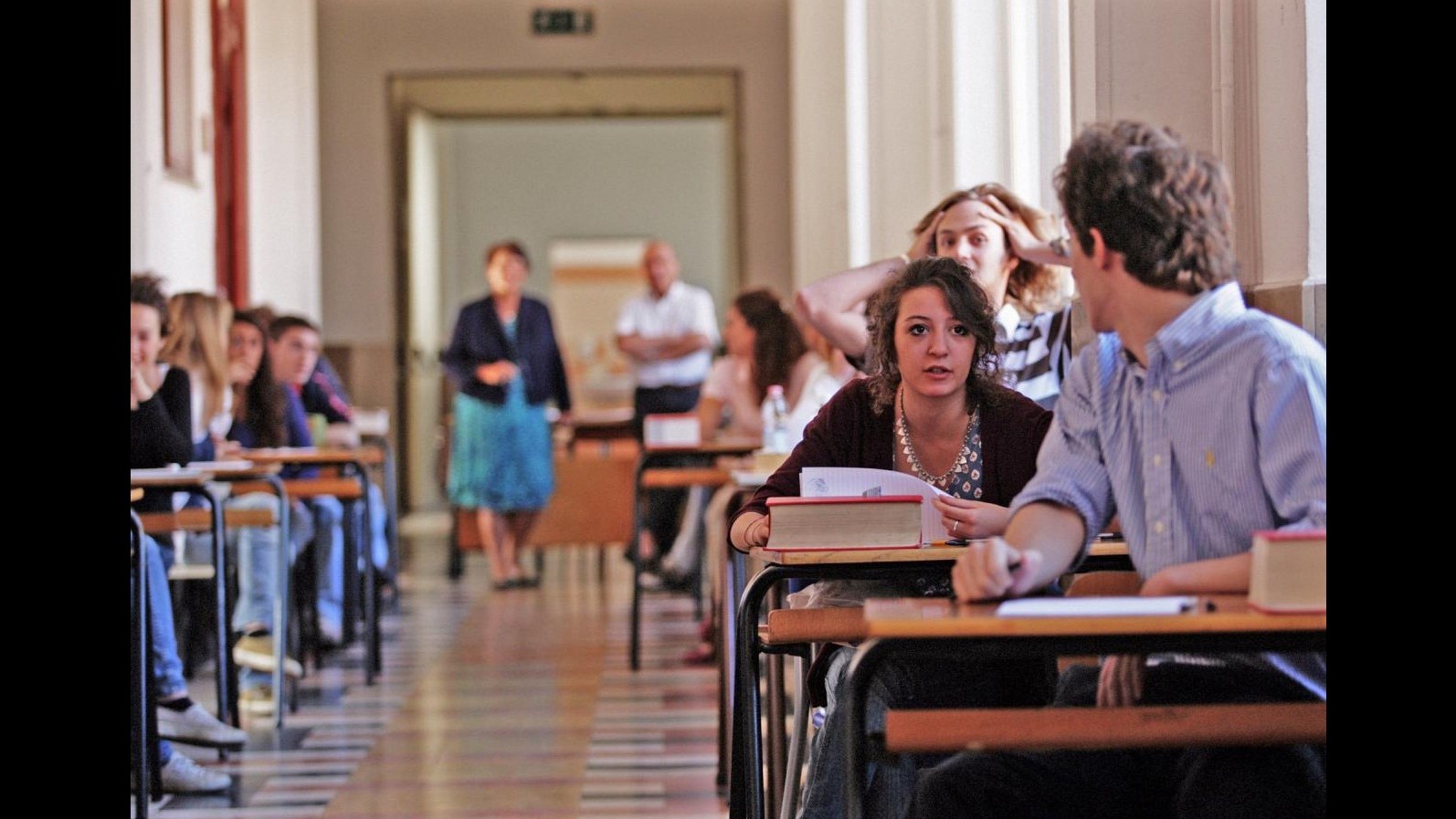 Maturità 2012, tracce temi su Montale, i giovani e la crisi