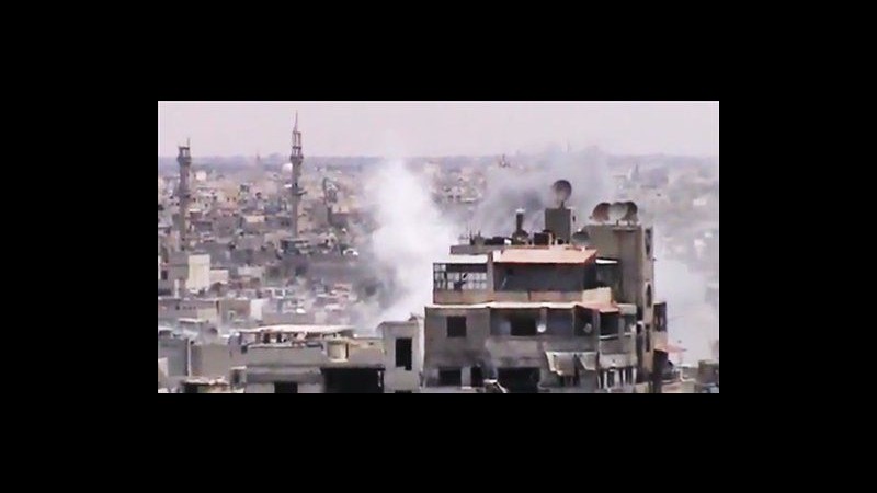 Siria, attivisti: Proseguono bombardamenti e scontri a Homs e Rastan