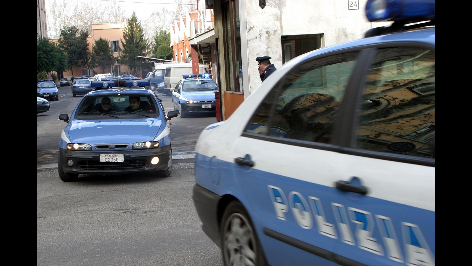 Bari, poliziotto eroe ferma auto senza freni che punta gruppo bagnanti