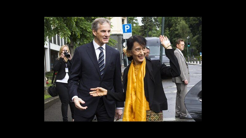 Suu Kyi in visita in Europa incontra i rifugiati birmani in Norvegia
