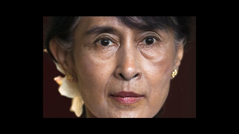 Suu Kyi ritira Nobel per la Pace dopo 21 anni: È servito per Birmania