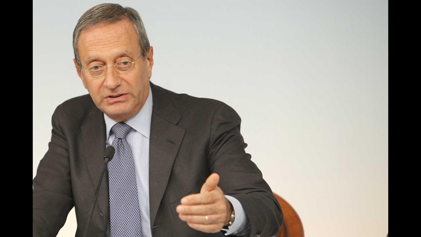 Crisi, Catricalà: Nessuna preoccupazione per banche italiane
