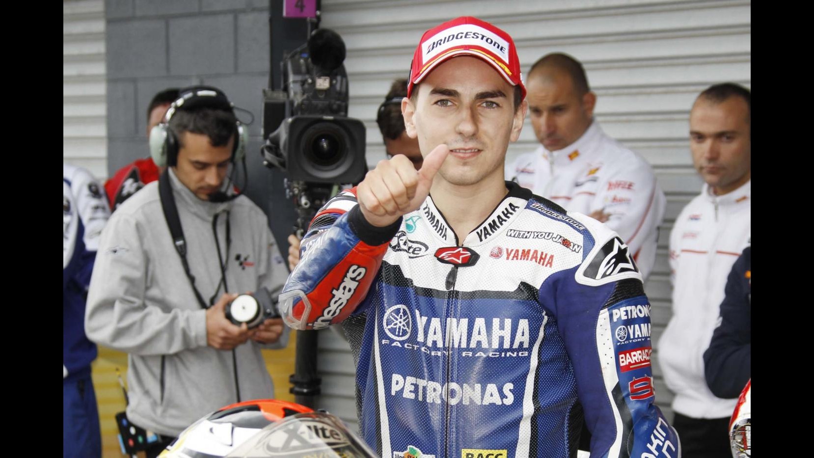 MotoGp, Lorenzo firma per altri due anni con la Yamaha